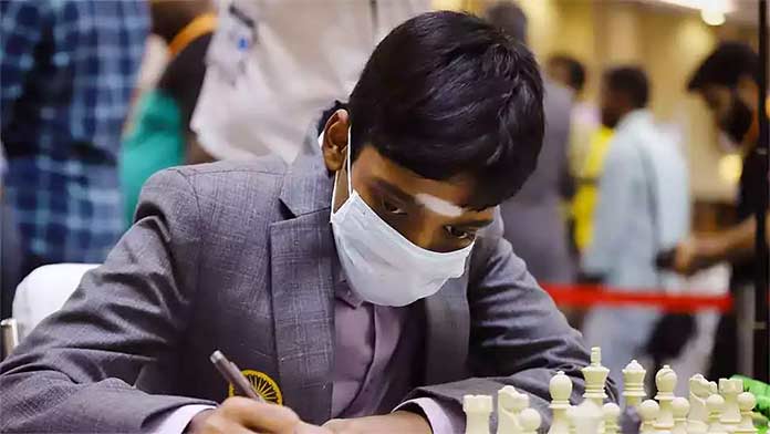 Carlsen and Praggnanandhaa set up final day shootout