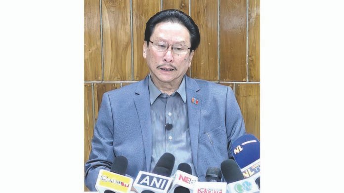 Govt urges striking employees