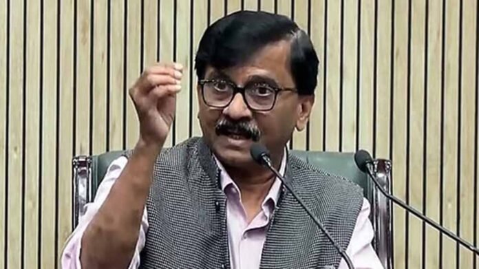 Raut slams Fadnavis