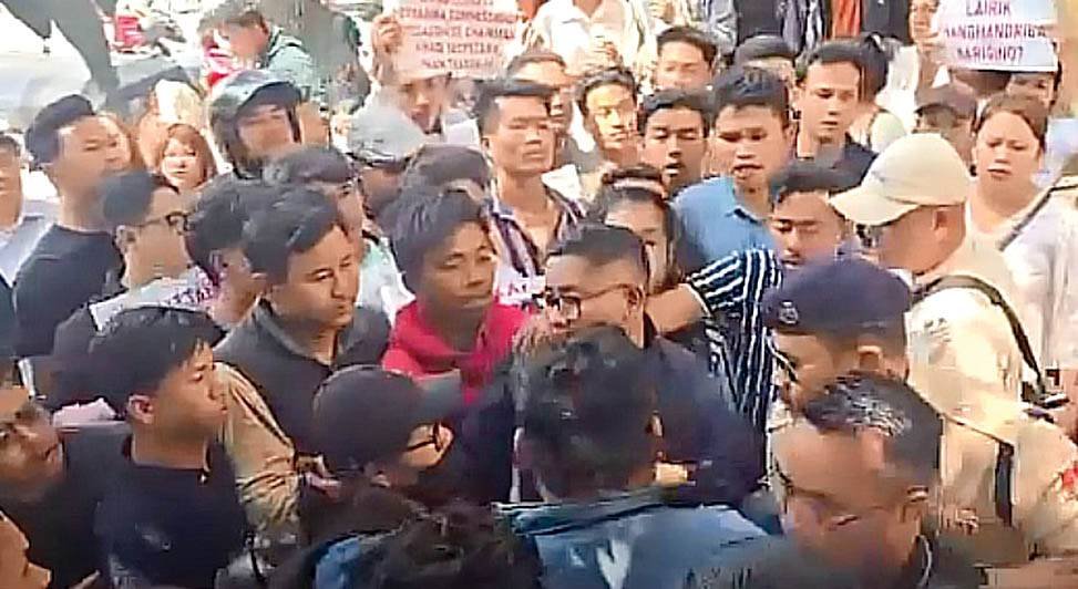Students protest at BOSEM office over alleged paper scam