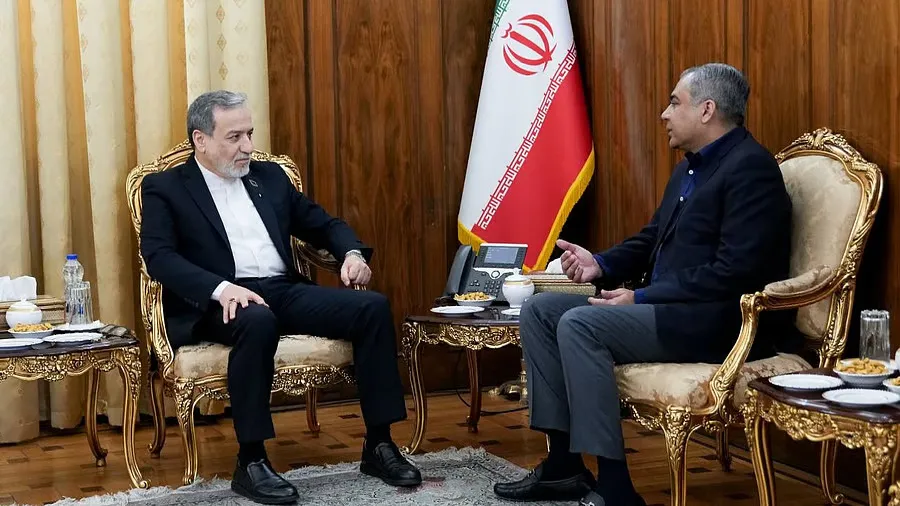Pak’s interior minister meets Iranian FM Araghchi, discusses US-Iran talks