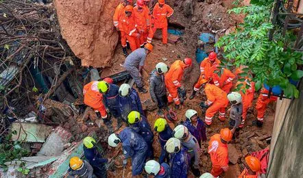Mumbai-landslide_V_jpg--442x260-4g_result