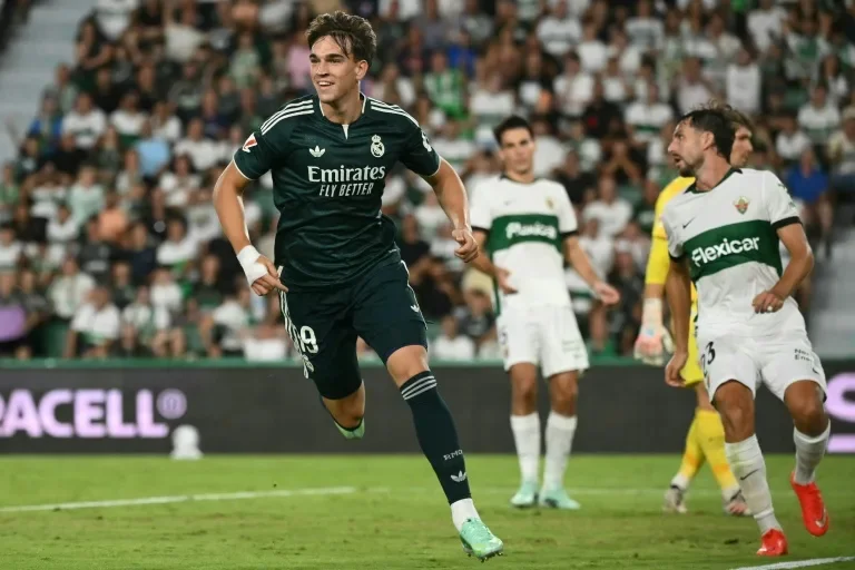 Espi saves win for Real, Valencia claim first victory in La Liga